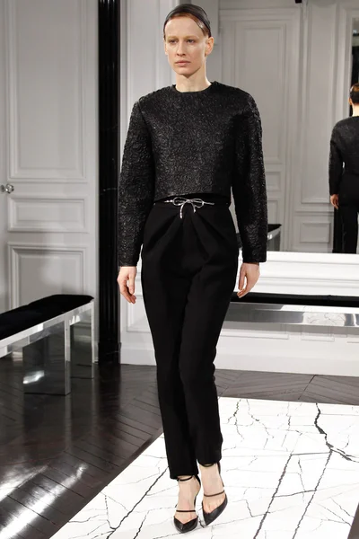 Look 10